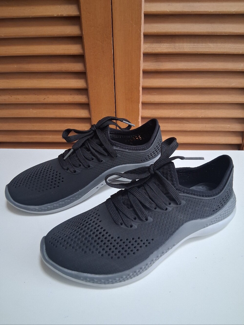 Crocs LiteRide 360 Pacer W Black Sneakers Womens Size 8